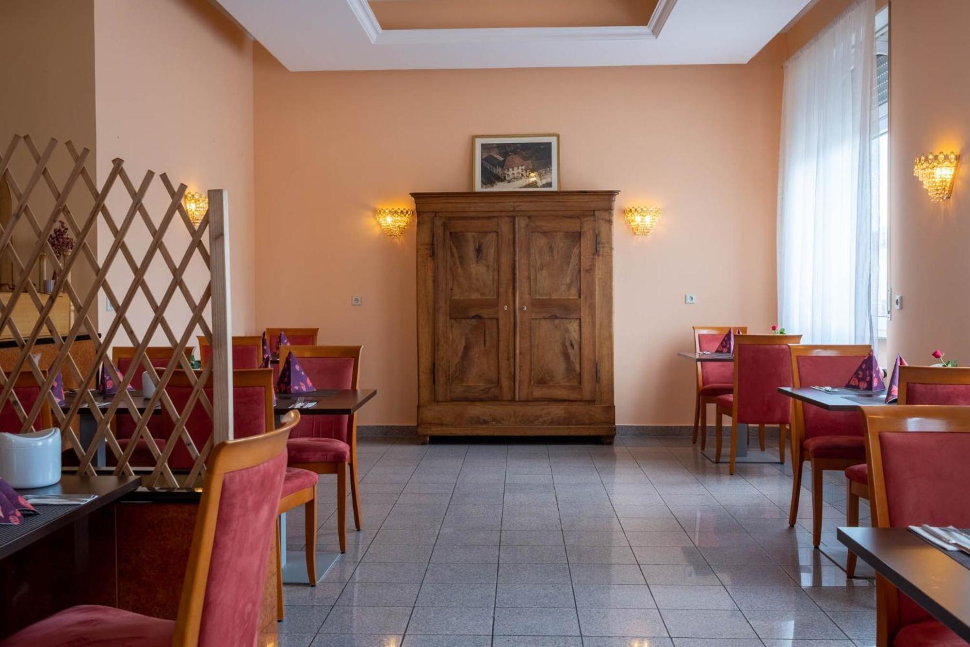 Kraichtaler Hof Hotel Exterior foto